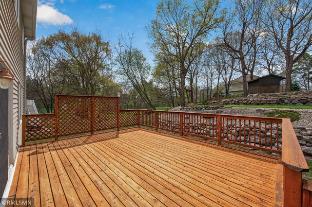 8549 Woodland Curve, Saint Bonifacius, MN 55375