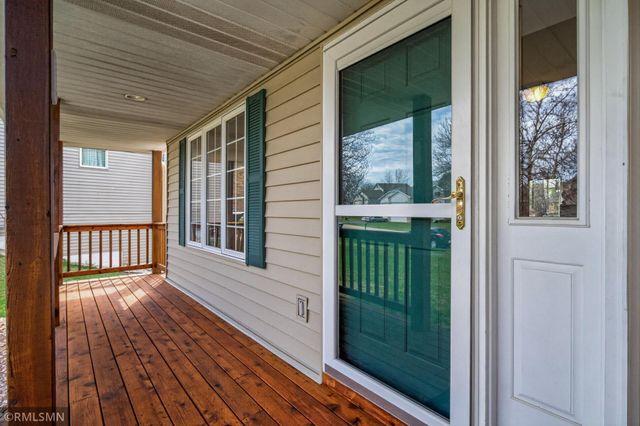 8549 Woodland Curve, Saint Bonifacius, MN 55375