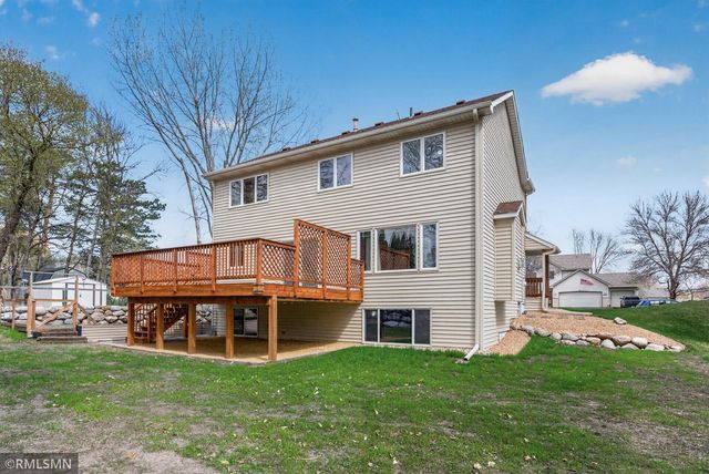 8549 Woodland Curve, Saint Bonifacius, MN 55375