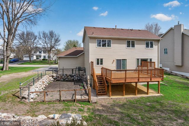 8549 Woodland Curve, Saint Bonifacius, MN 55375