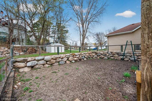 8549 Woodland Curve, Saint Bonifacius, MN 55375