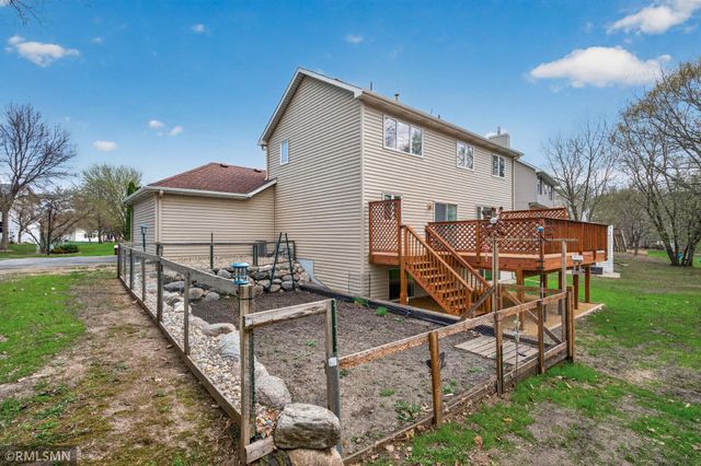 8549 Woodland Curve, Saint Bonifacius, MN 55375