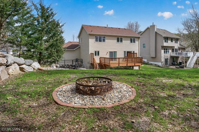 8549 Woodland Curve, Saint Bonifacius, MN 55375