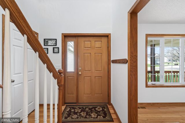 8549 Woodland Curve, Saint Bonifacius, MN 55375