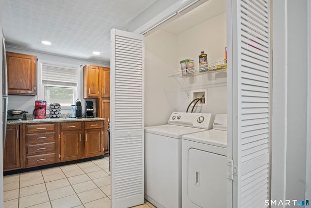 15 Lexington Avenue, Norwich, CT 06360