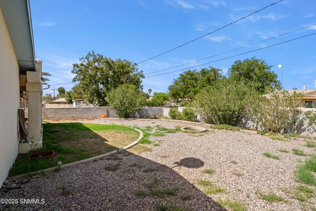 1835 E Madrid Avenue, Las Cruces, NM 88001