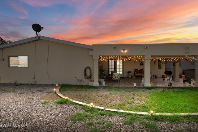 1835 E Madrid Avenue, Las Cruces, NM 88001