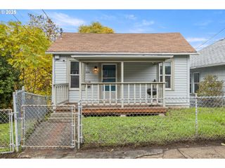 1534 Se MAIN St, Roseburg, OR 97470