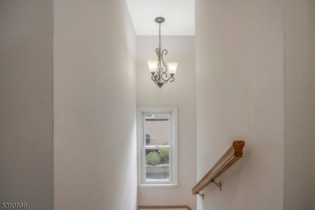 85 Greenbrook Rd, Green Brook Twp., NJ 08812