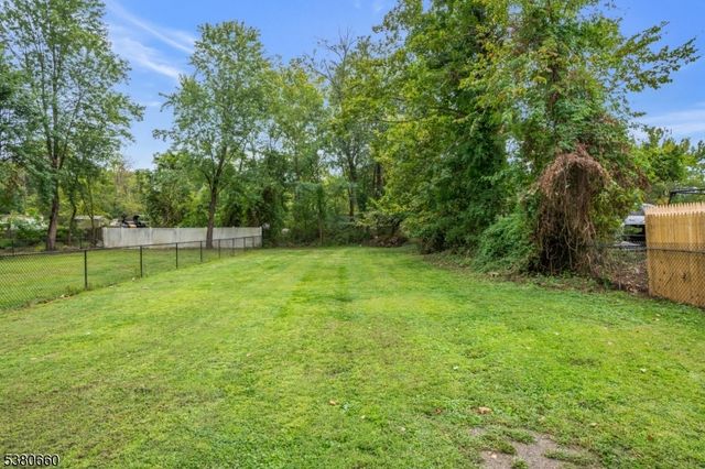 85 Greenbrook Rd, Green Brook Twp., NJ 08812