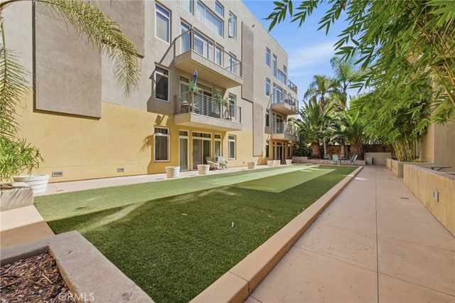 250 N First Street 329, Burbank, CA 91502