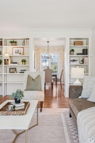 3220 W Chateau COURT, Mequon, WI 53092