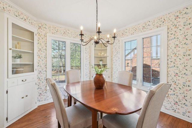 3220 W Chateau COURT, Mequon, WI 53092