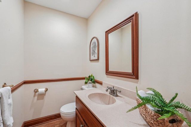 3220 W Chateau COURT, Mequon, WI 53092