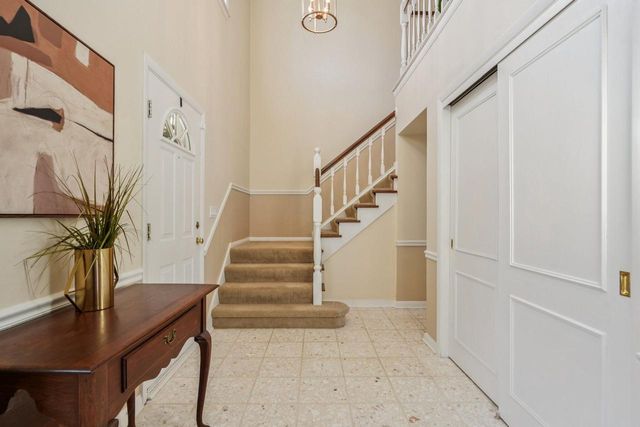 3220 W Chateau COURT, Mequon, WI 53092