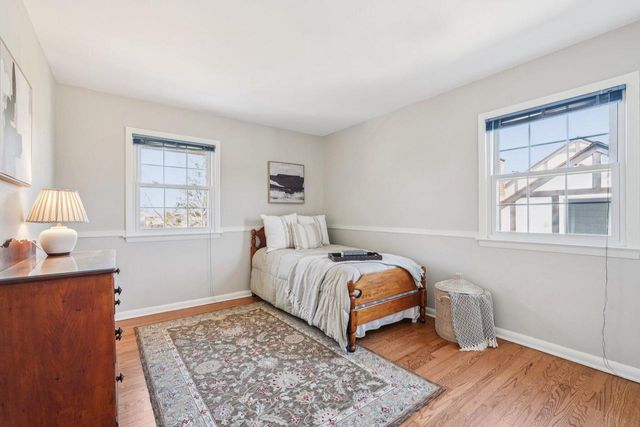 3220 W Chateau COURT, Mequon, WI 53092