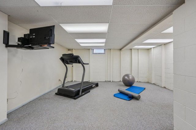 3220 W Chateau COURT, Mequon, WI 53092