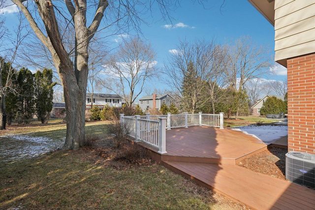 3220 W Chateau COURT, Mequon, WI 53092