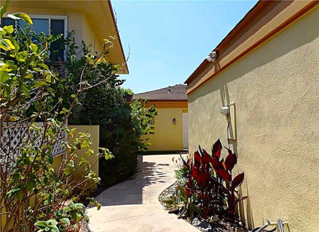 81 Seton, Irvine, CA 92612