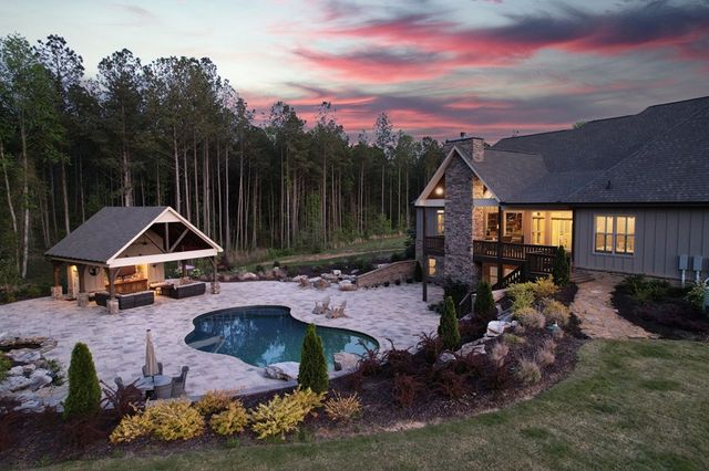 1699 NE Boyles Mill Road, Dalton, GA 30721
