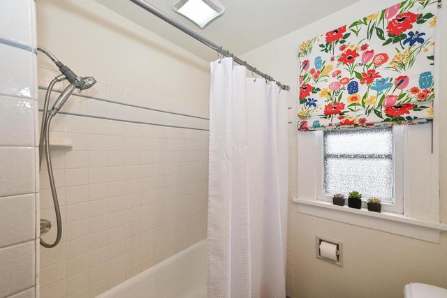 1705 N 68th STREET, Wauwatosa, WI 53213