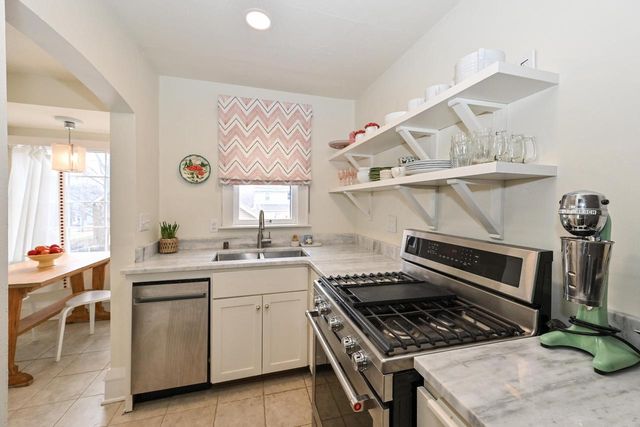 1705 N 68th STREET, Wauwatosa, WI 53213