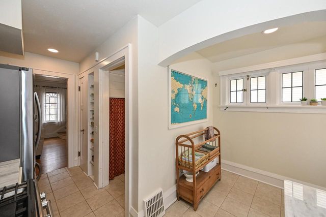 1705 N 68th STREET, Wauwatosa, WI 53213