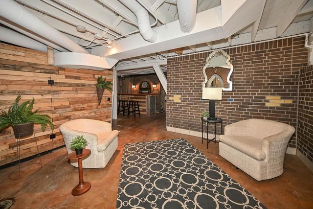 1705 N 68th STREET, Wauwatosa, WI 53213