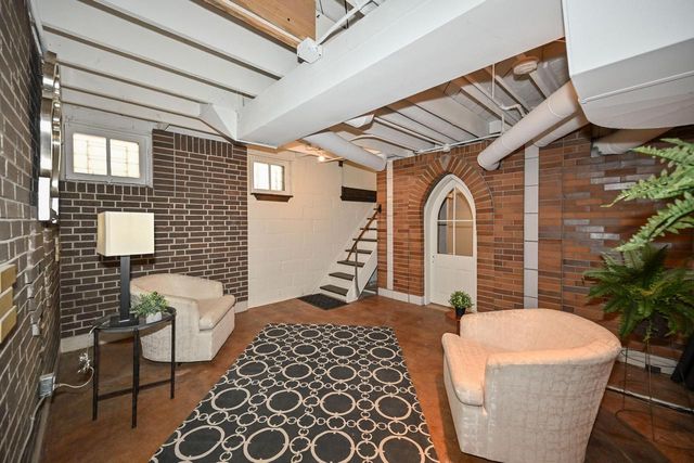 1705 N 68th STREET, Wauwatosa, WI 53213