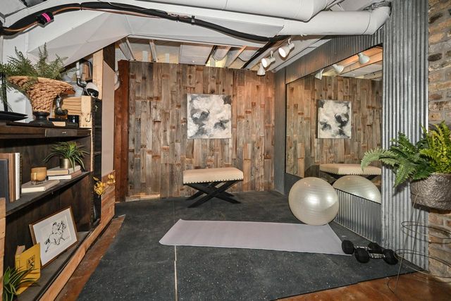 1705 N 68th STREET, Wauwatosa, WI 53213