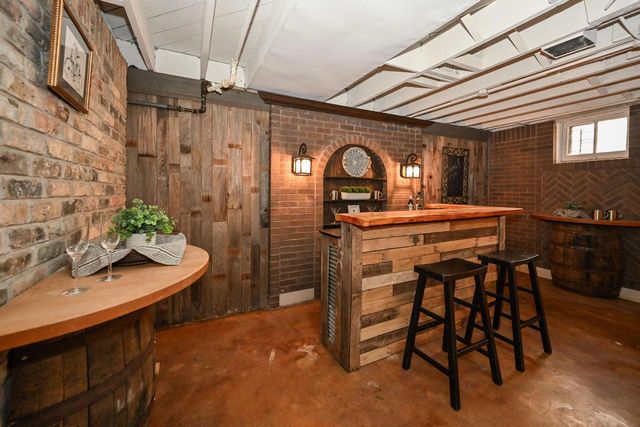 1705 N 68th STREET, Wauwatosa, WI 53213