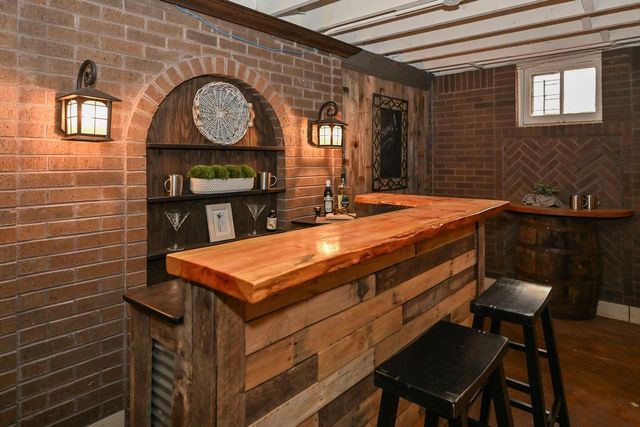 1705 N 68th STREET, Wauwatosa, WI 53213