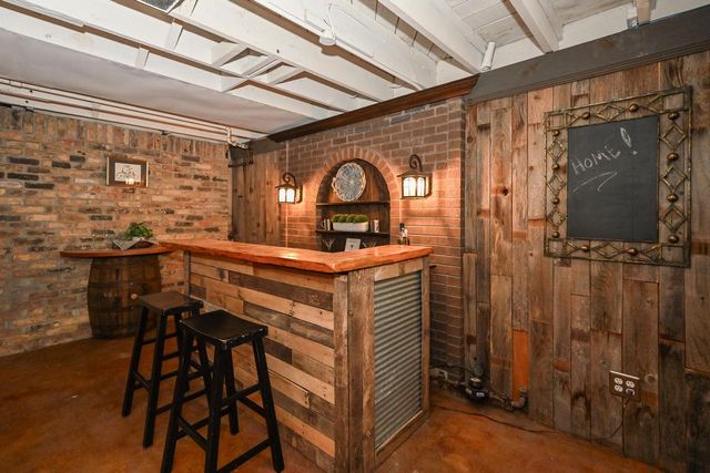 1705 N 68th STREET, Wauwatosa, WI 53213