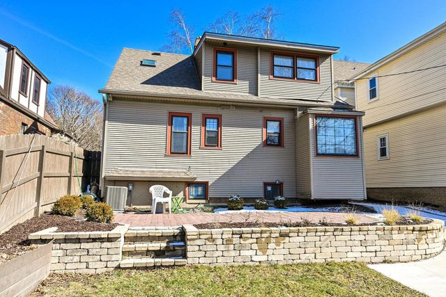 1705 N 68th STREET, Wauwatosa, WI 53213