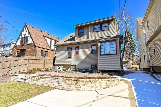 1705 N 68th STREET, Wauwatosa, WI 53213