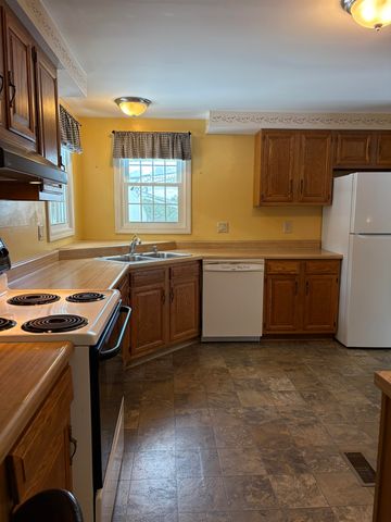 25 Sunset Drive, Hopkinton, NH 03229