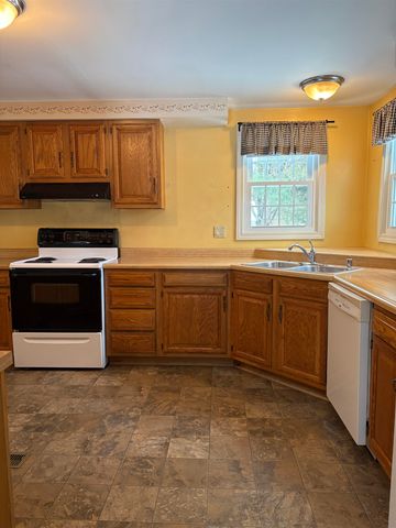 25 Sunset Drive, Hopkinton, NH 03229
