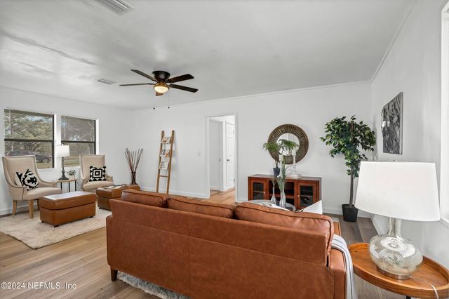 54221 CRAVEY Road, Callahan, FL 32011