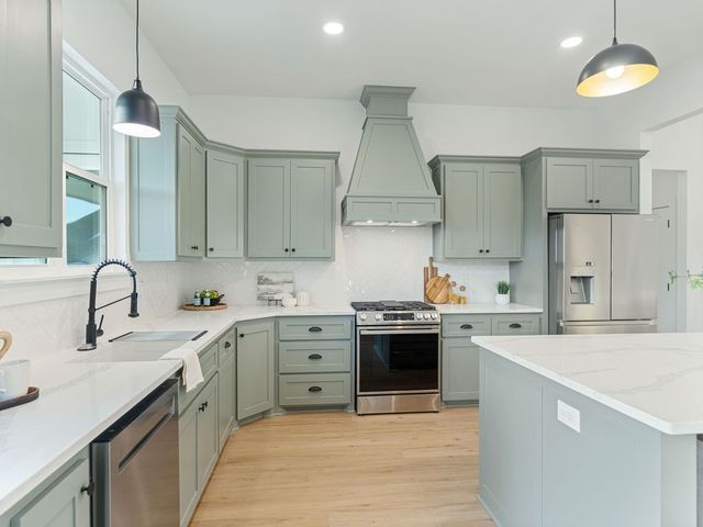 75 W Elmwood Dr, Mount Vernon, TX 75457