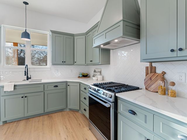 75 W Elmwood Dr, Mount Vernon, TX 75457