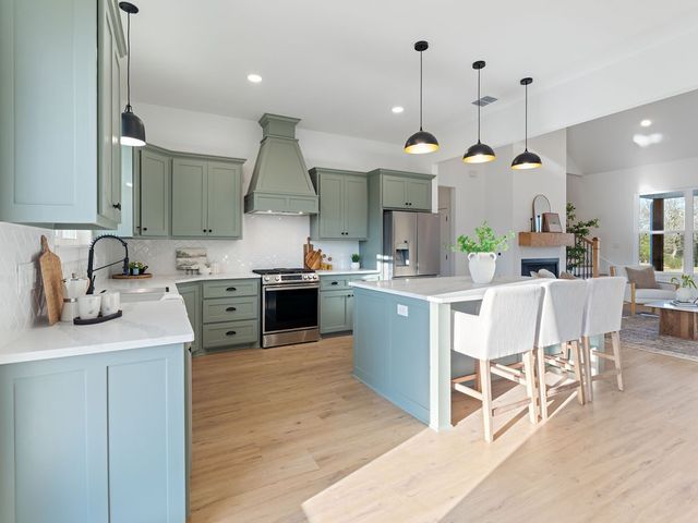 75 W Elmwood Dr, Mount Vernon, TX 75457