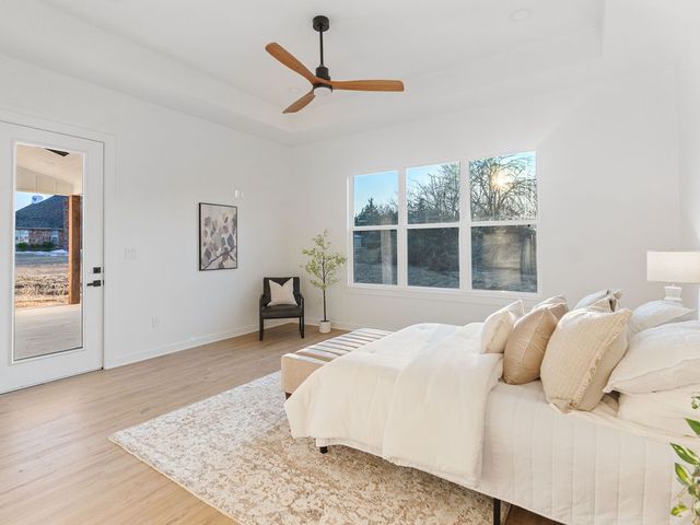 75 W Elmwood Dr, Mount Vernon, TX 75457