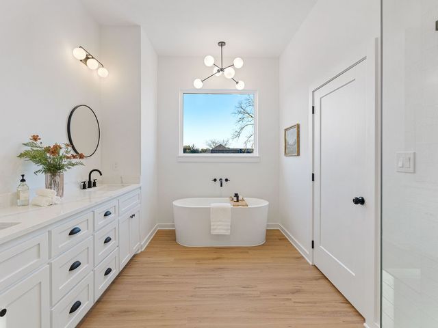 75 W Elmwood Dr, Mount Vernon, TX 75457