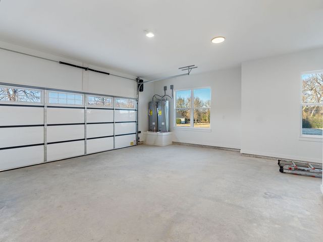 75 W Elmwood Dr, Mount Vernon, TX 75457