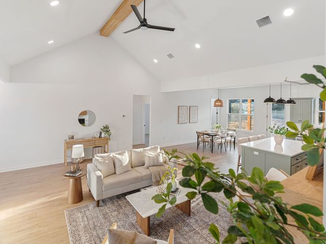 75 W Elmwood Dr, Mount Vernon, TX 75457