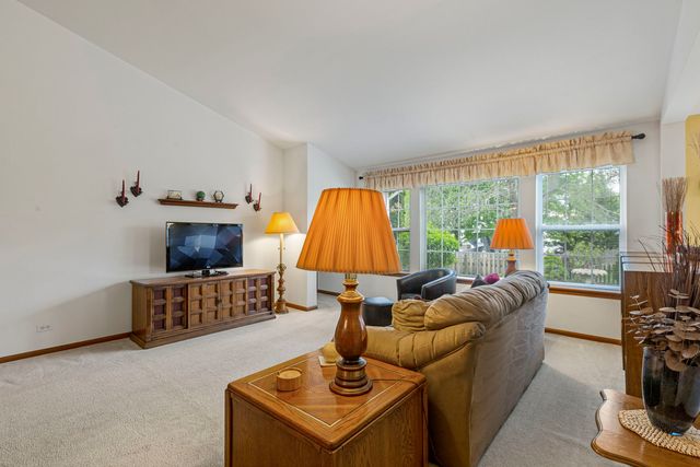 9231 Durham Drive, Huntley, IL 60142