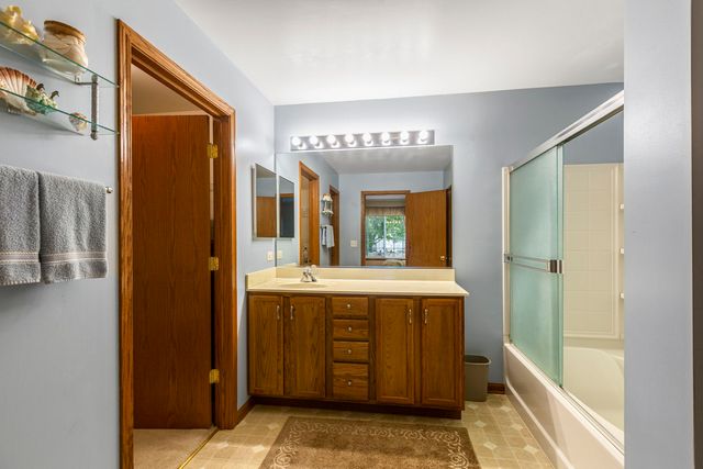 9231 Durham Drive, Huntley, IL 60142
