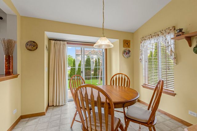 9231 Durham Drive, Huntley, IL 60142