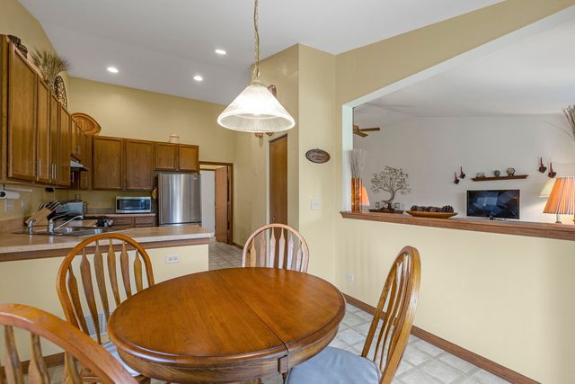 9231 Durham Drive, Huntley, IL 60142