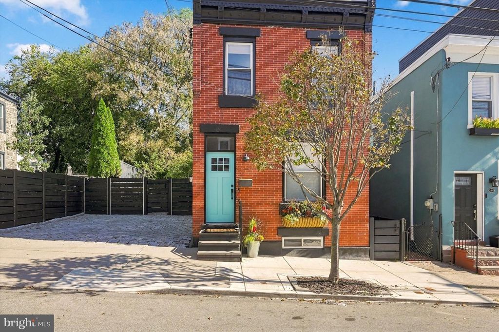 3584 CALUMET ST, PHILADELPHIA, PA 19129 — exterior